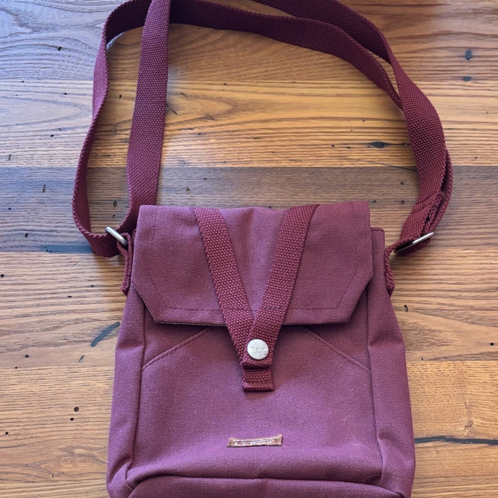 LL Bean Utility Crossbody Burgundy